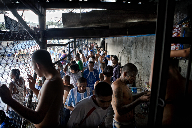 Entrada principal a los diferentes sectores del penal de Ciudad Barrios. Más de 2000 pandilleros de la Mara Salvatrucha permanecen presos en esta cárcel ubicada en el norte del departamento de San Miguel.