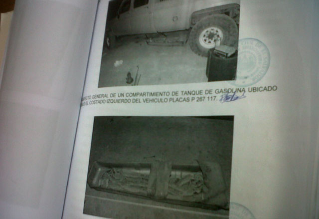 El &uacute;nico capturado, Carlos N&uacute;&ntilde;ez Carvajal, ten&iacute;a un pick up con un tanque de gasolina modificado donde seg&uacute;n la policia escond&iacute;an armas para trasladarlas. 