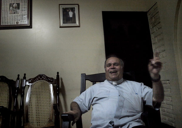 Monseñor Luis Amado Peña Rojas, presidente de la pastoral penitenciaria arquidiocesana de la Iglesia católica nicaragüense. Foto Roberto Valencia﻿